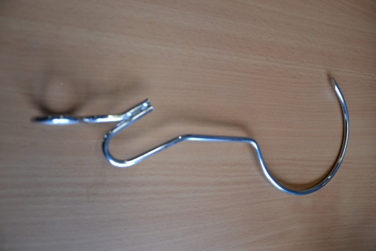 Крюк большой для приготовления кусков мяса в Новосибирске