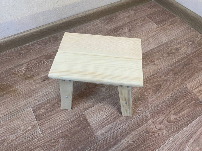 Табурет деревянный в Новосибирске